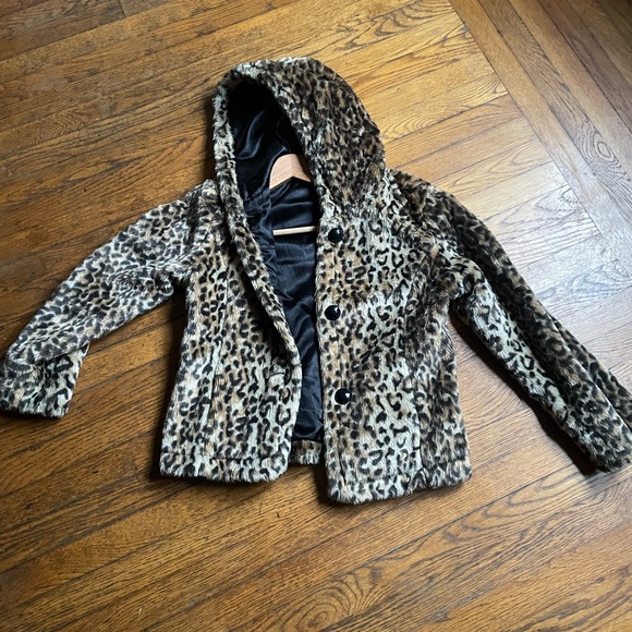 Faux fur reversible 3 button jacket with hood. Black is satin material. - Picture 5 of 5